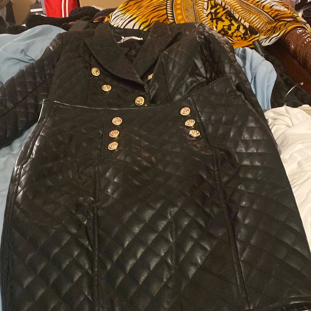 Black quited leather shop kultivate suit never worn tags still on it